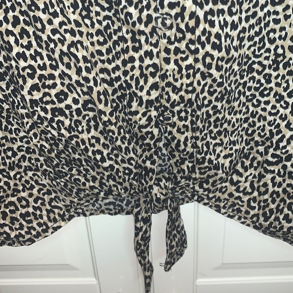 Beachlunchlounge Leopard Tie Front Long-Sleeve Button Down Top Size Small - Picture 7 of 11